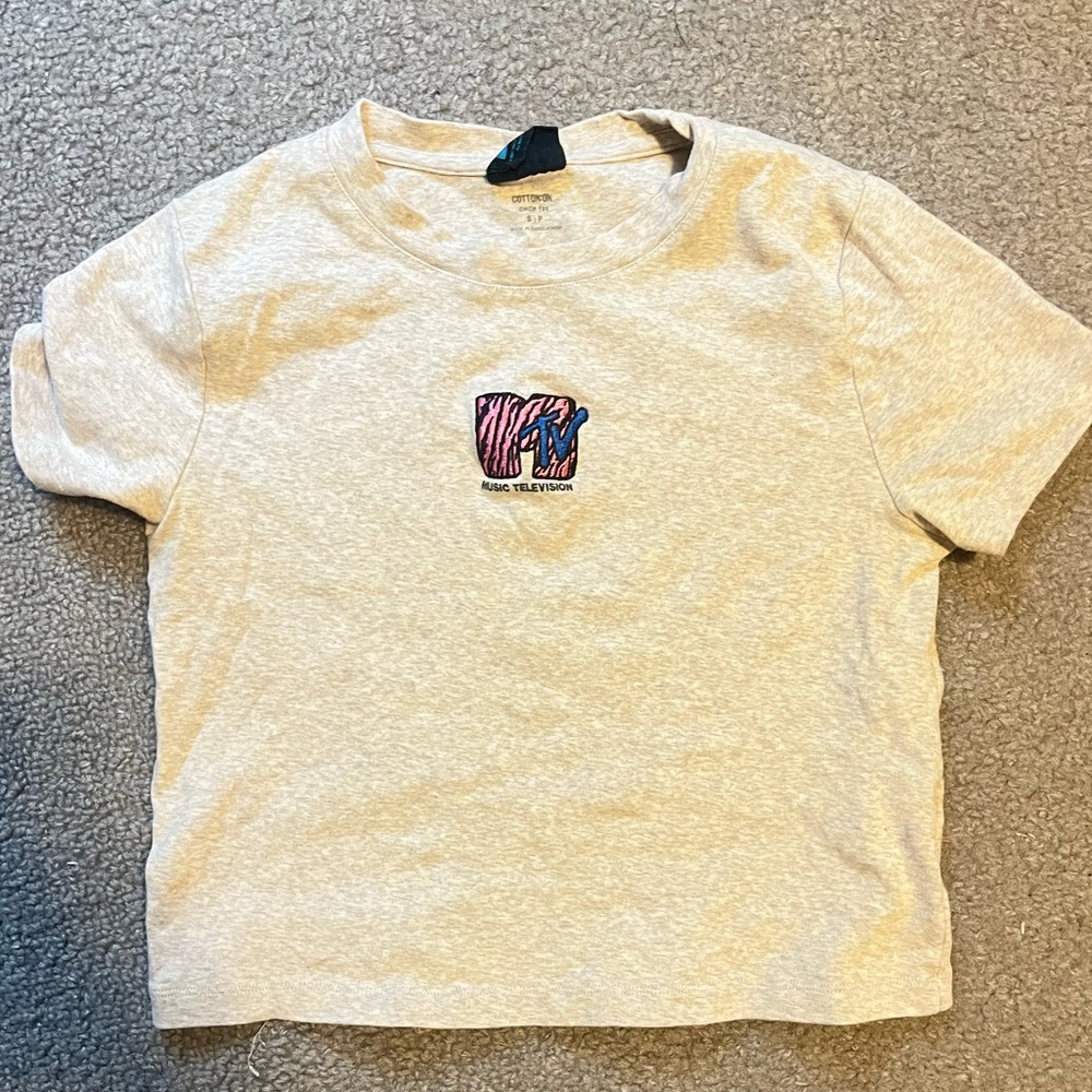 Cropped Graphic MTV Tee